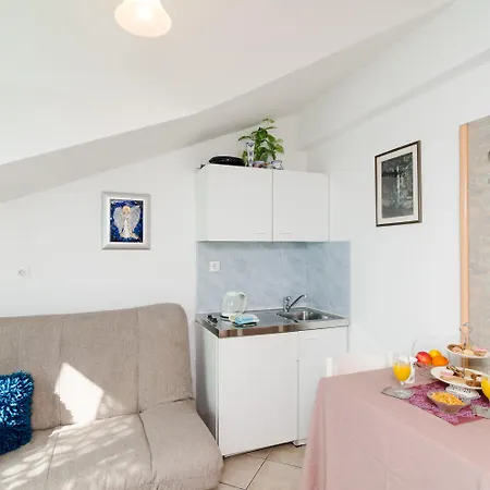 Apartment Pansion Arte Zvrko Zvekovica