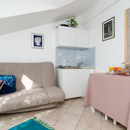 Apartment Pansion Arte Zvrko Zvekovica