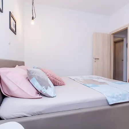 Apartment Pansion Arte Zvrko *