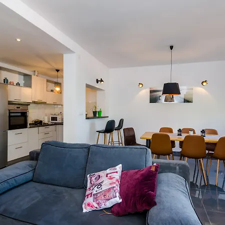 Apartment Pansion Arte Zvrko