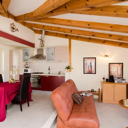 Pansion Arte Zvrko Apartment *
